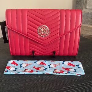 Badgley Mischka Quilted Clutch/Crossbody (comes with Christmas Twilly)